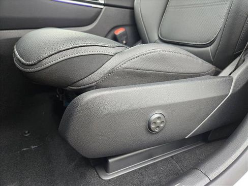Certified 2026 Mercedes-Benz GLC 300 image 4