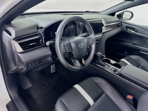 Certified 2025 Toyota Camry SE image 9