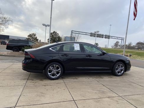 Used 2024 Honda Accord EX image 12