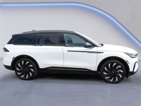 New 2026 Lincoln Nautilus Reserve AWD/4WD image 8