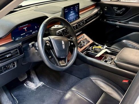 Used 2023 Lincoln Aviator Reserve w/ Equipment Group 201A AWD/4WD image 3