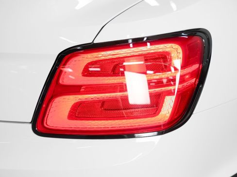 Used 2020 Bentley Flying Spur W12 image 21