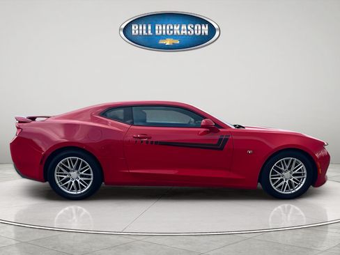 Used 2017 Chevrolet Camaro LT w/ Technology Package RWD image 9