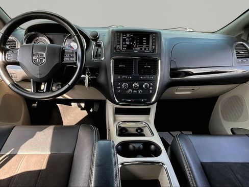 Used 2020 Dodge Grand Caravan SXT FWD image 7