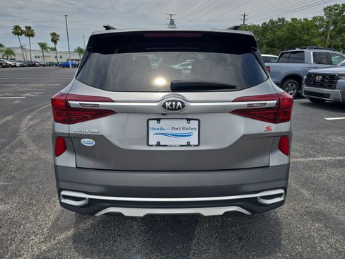 Used 2021 Kia Seltos S AWD/4WD image 4