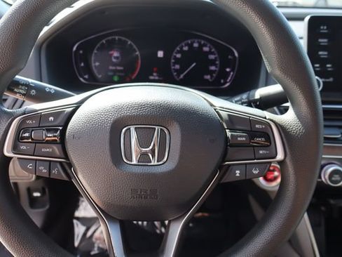 Used 2018 Honda Accord LX image 29