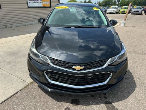 Used 2016 Chevrolet Cruze LT w/ Convenience Package FWD image 2