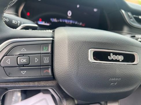 Used 2023 Jeep Grand Cherokee L Limited AWD/4WD image 29