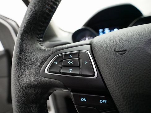 Used 2019 Ford Escape Titanium image 18