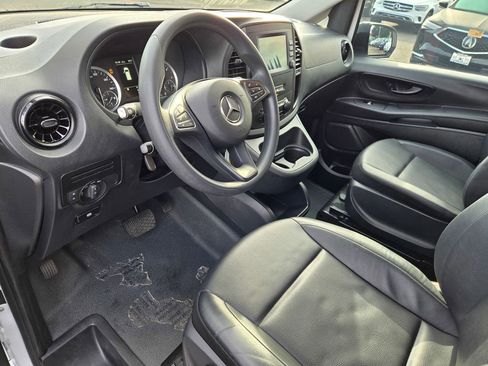 Used 2023 Mercedes-Benz Metris image 13