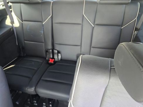 Used 2023 Cadillac Escalade Premium Luxury image 12