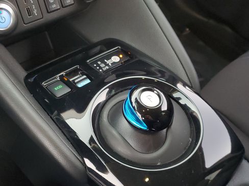 Certified 2024 Nissan Leaf SV Plus image 28