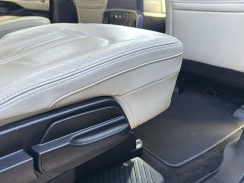 Used 2019 Ford Expedition Max Platinum image 27