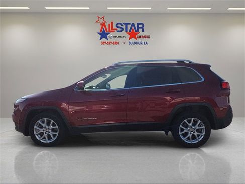 Used 2017 Jeep Cherokee Latitude image 4