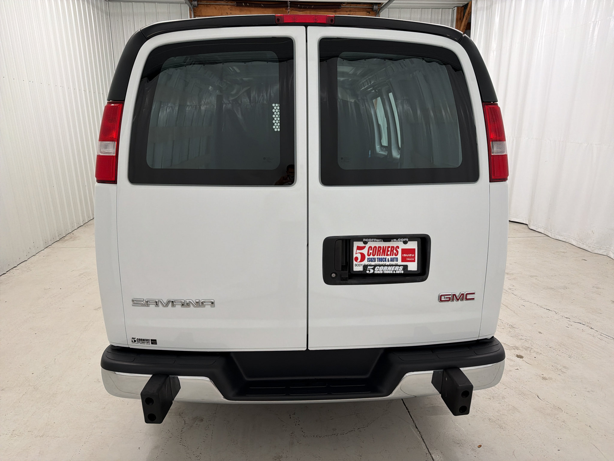 Used 2025 GMC Savana 2500 w/ Driver Convenience Package RWD image 4