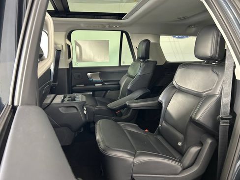 Used 2025 Ford Expedition Max Platinum w/ Driver's Package AWD/4WD image 27