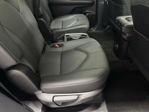 Used 2025 Toyota Grand Highlander AWD image 59
