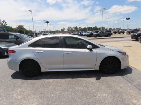 Used 2024 Toyota Corolla LE FWD image 8