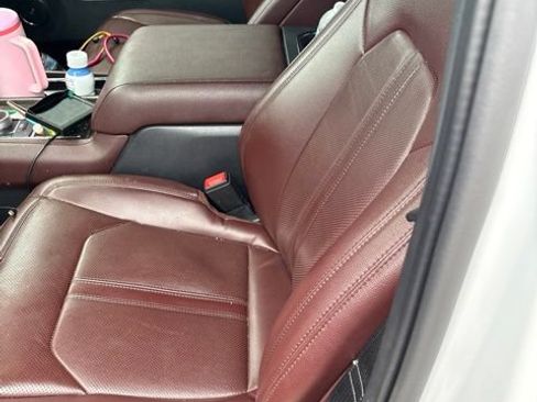 Used 2022 Ford Expedition Limited RWD image 13