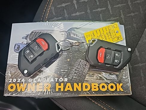 Used 2024 Jeep Gladiator Mojave w/ Safety Group image 25