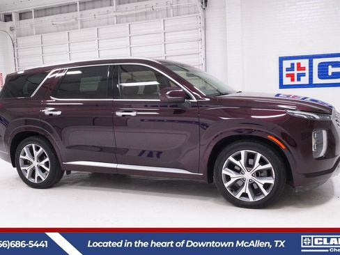 Used 2022 Hyundai Palisade Limited w/ Winter Package FWD image 4