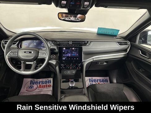 Used 2024 Jeep Grand Cherokee L Altitude AWD/4WD image 30