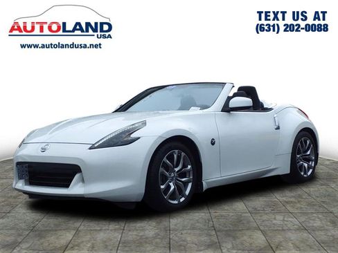 Used 2010 Nissan 370Z Touring image 1