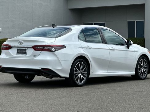 Used 2022 Toyota Camry XLE w/ Navigation Upgrade Package AWD/4WD image 2