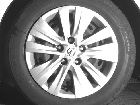 Used 2025 Nissan Sentra S FWD image 12