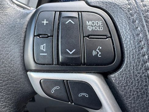 Used 2018 Toyota Sienna XLE w/ Protection Package AWD/4WD image 17