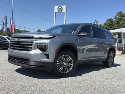 Used 2025 Chevrolet Traverse LT