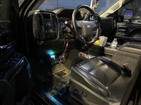 Used 2015 Chevrolet Silverado 1500 LTZ Z71 w/ LTZ Plus Package image 9