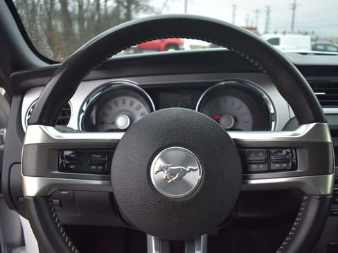 Used 2011 Ford Mustang GT Premium RWD image 23