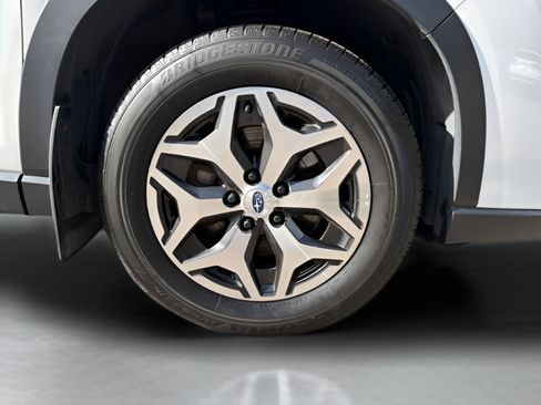 Used 2023 Subaru Forester Premium AWD/4WD image 25