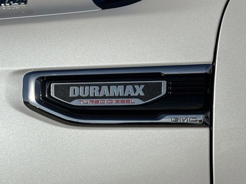 Used 2023 GMC Sierra 1500 SLT w/ SLT Premium Package image 4