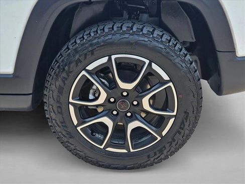 Used 2025 Jeep Compass Trailhawk AWD/4WD image 23
