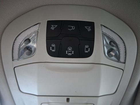 Used 2024 Chrysler Pacifica Touring-L FWD image 35