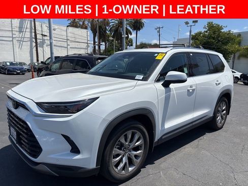 Used 2024 Toyota Grand Highlander AWD image 13