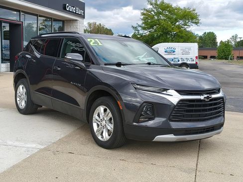 Used 2021 Chevrolet Blazer LT FWD image 3