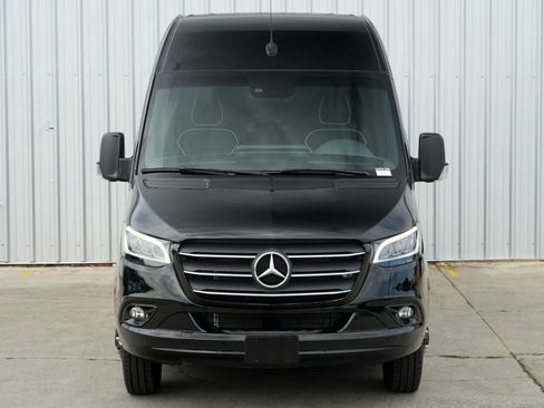 Used 2023 Mercedes-Benz Sprinter 3500 image 92