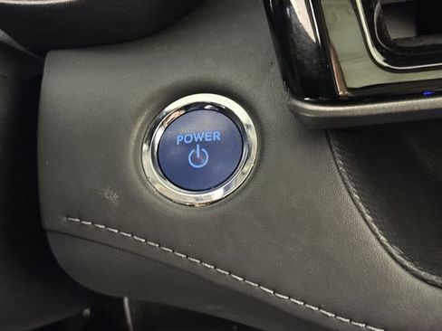 Used 2022 Toyota Highlander XLE image 17