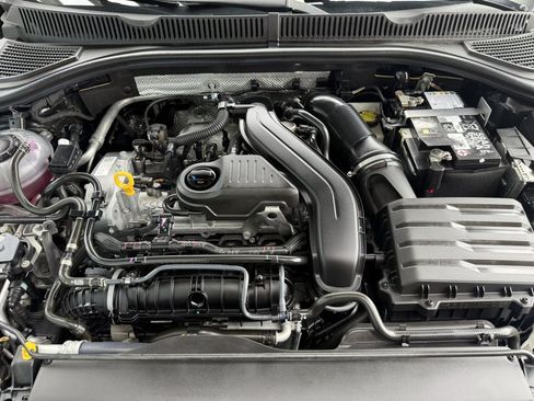 Used 2025 Volkswagen Jetta SEL FWD image 40