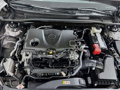 Used 2024 Toyota Camry SE FWD image 10