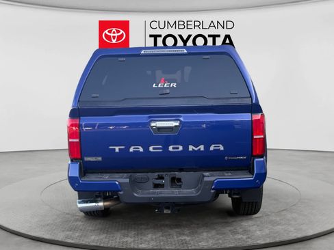 Used 2025 Toyota Tacoma Limited AWD/4WD image 4
