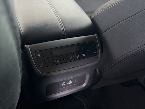 Used 2025 Nissan Pathfinder SV AWD/4WD image 26