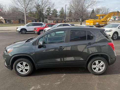 Used 2019 Chevrolet Trax LS w/ Tint and Cruise Package image 15