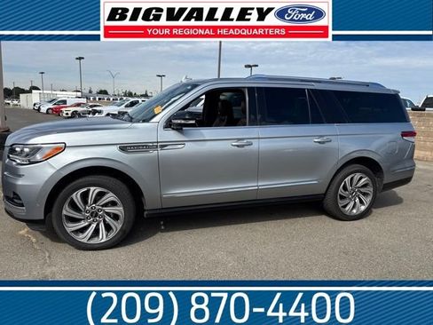 Used 2022 Lincoln Navigator L Reserve AWD/4WD image 1