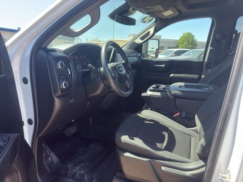 Used 2024 GMC Sierra 2500 Pro w/ Convenience Package AWD/4WD image 5