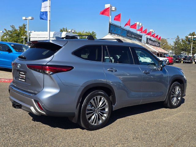Used 2021 Toyota Highlander Platinum AWD/4WD image 4