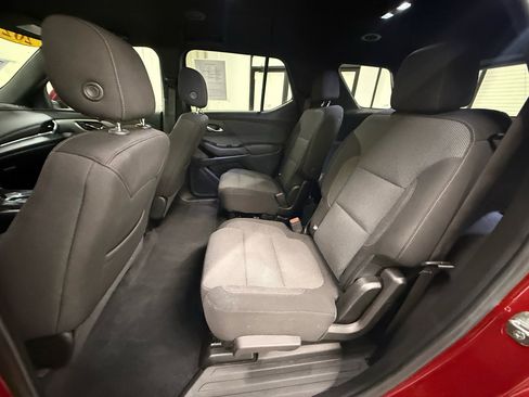 Used 2023 Chevrolet Traverse LT image 19